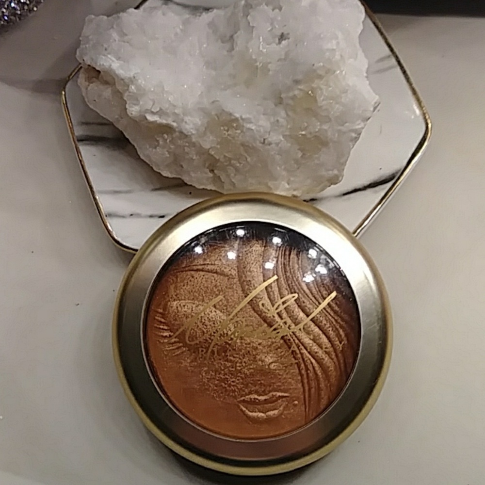Authentic Mac × Mariah Carey Extra Dimension